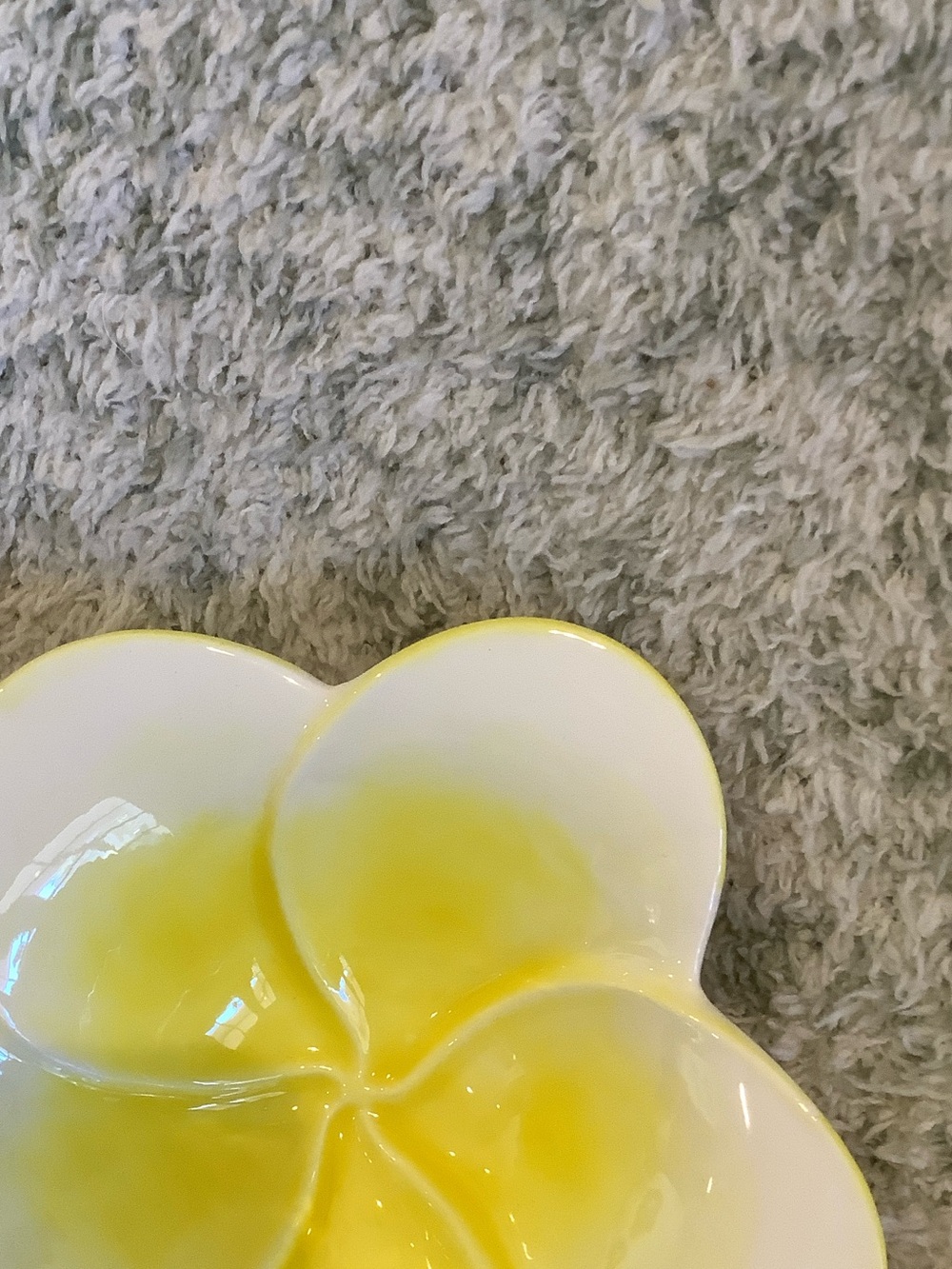 Yellow and White Tropical Plumeria Flower Shaped Decorative Dish or Soap Dish HC - Picture 8 of 13